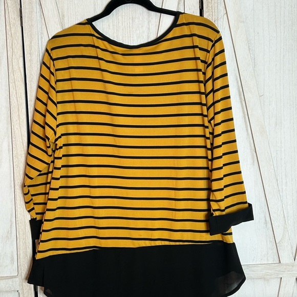 Women’s Ashley Blue top - Picture 6 of 6